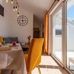 2 Bedroom Amazing In Apartment
