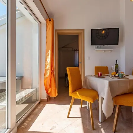 Apartment Amazing In With Kitchen