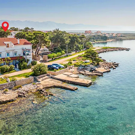 Front In شقة Košljun